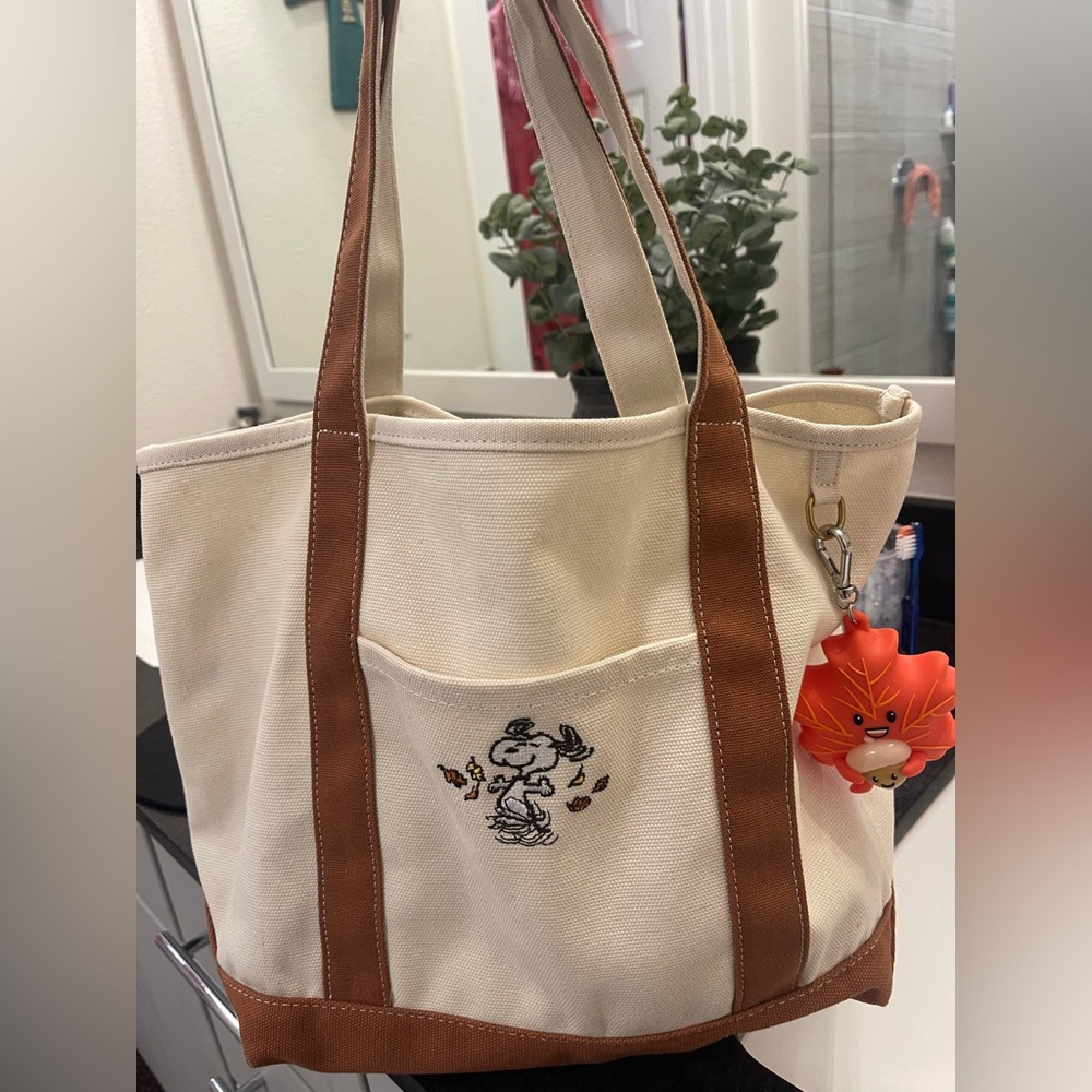 NWOT Snoopy fall tote w/bath & bodywork’s sanitizer holder
